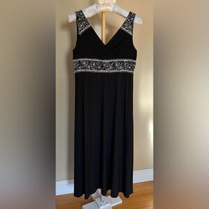 ADRIANNA PAPELL  Black Maxi dress size 10 Embroidery embellishments